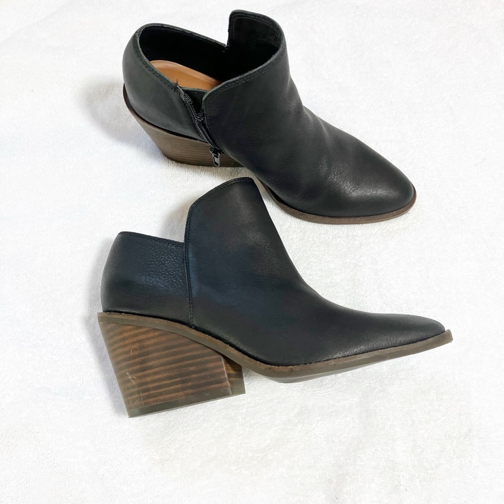 🔥 Lucky Brand black leather Saucie booties Sz 6/36.5